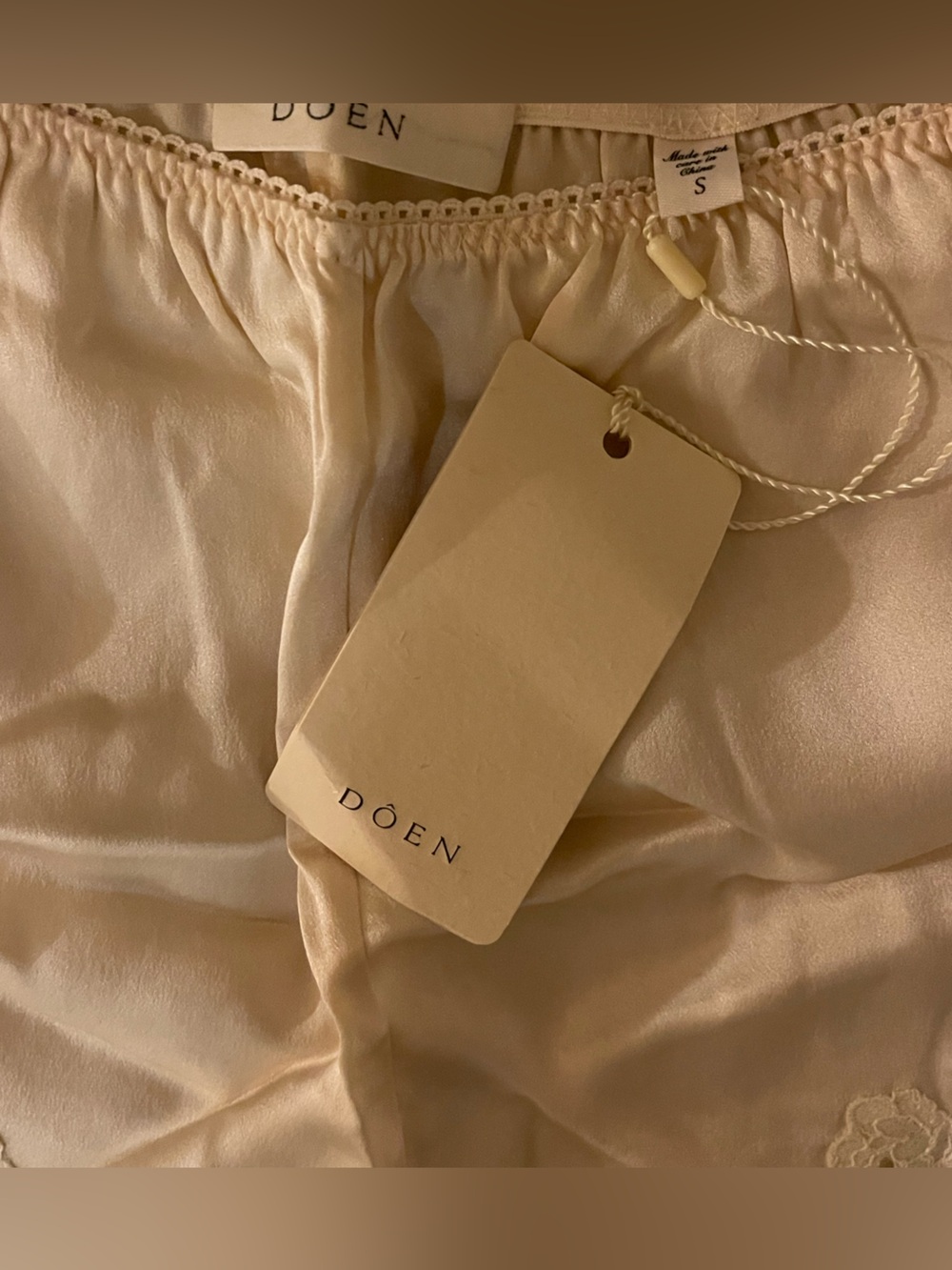 Doen Iona Shorts in Candlelight - Size Small - Picture 3 of 5